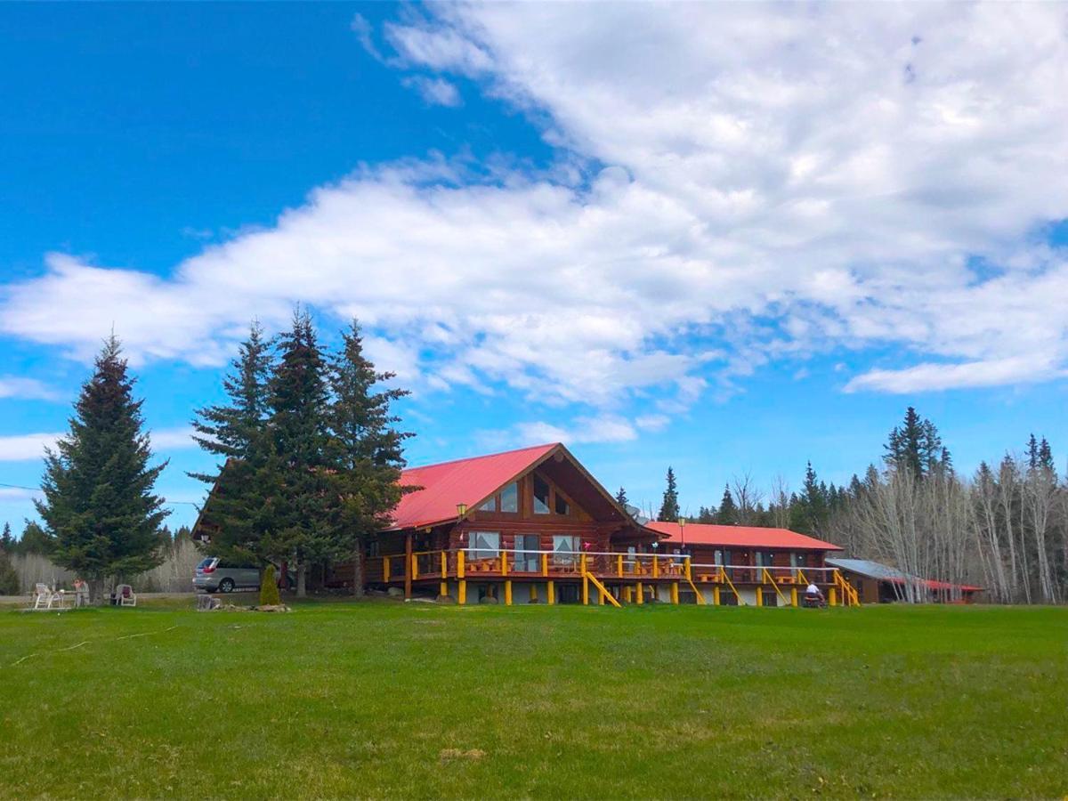 Cariboo Log Guest House Lac La Hache Exteriör bild