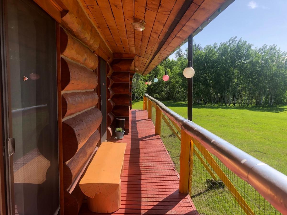 Cariboo Log Guest House Lac La Hache Exteriör bild