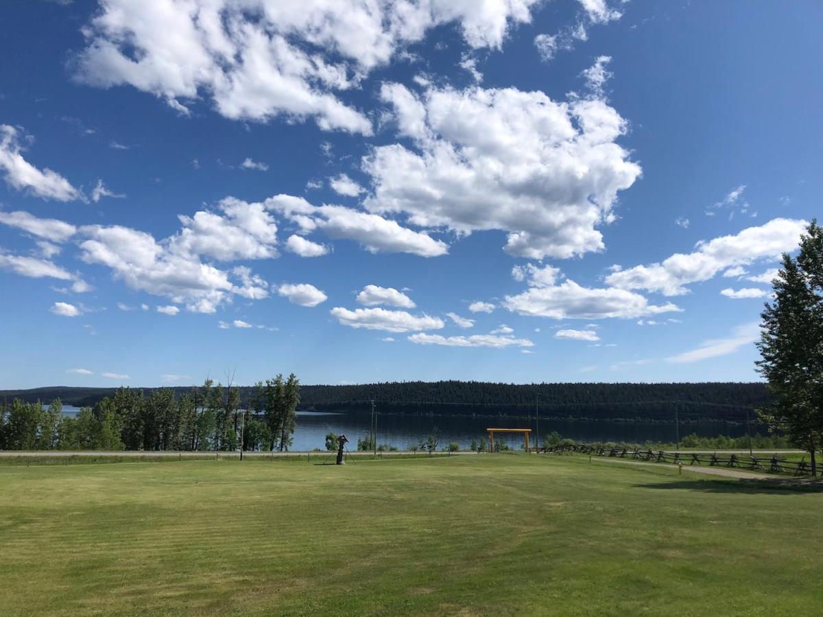 Cariboo Log Guest House Lac La Hache Exteriör bild