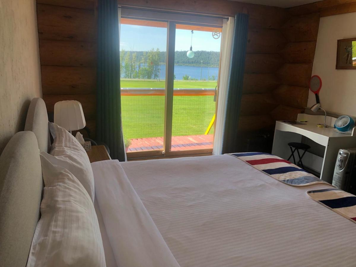 Cariboo Log Guest House Lac La Hache Exteriör bild