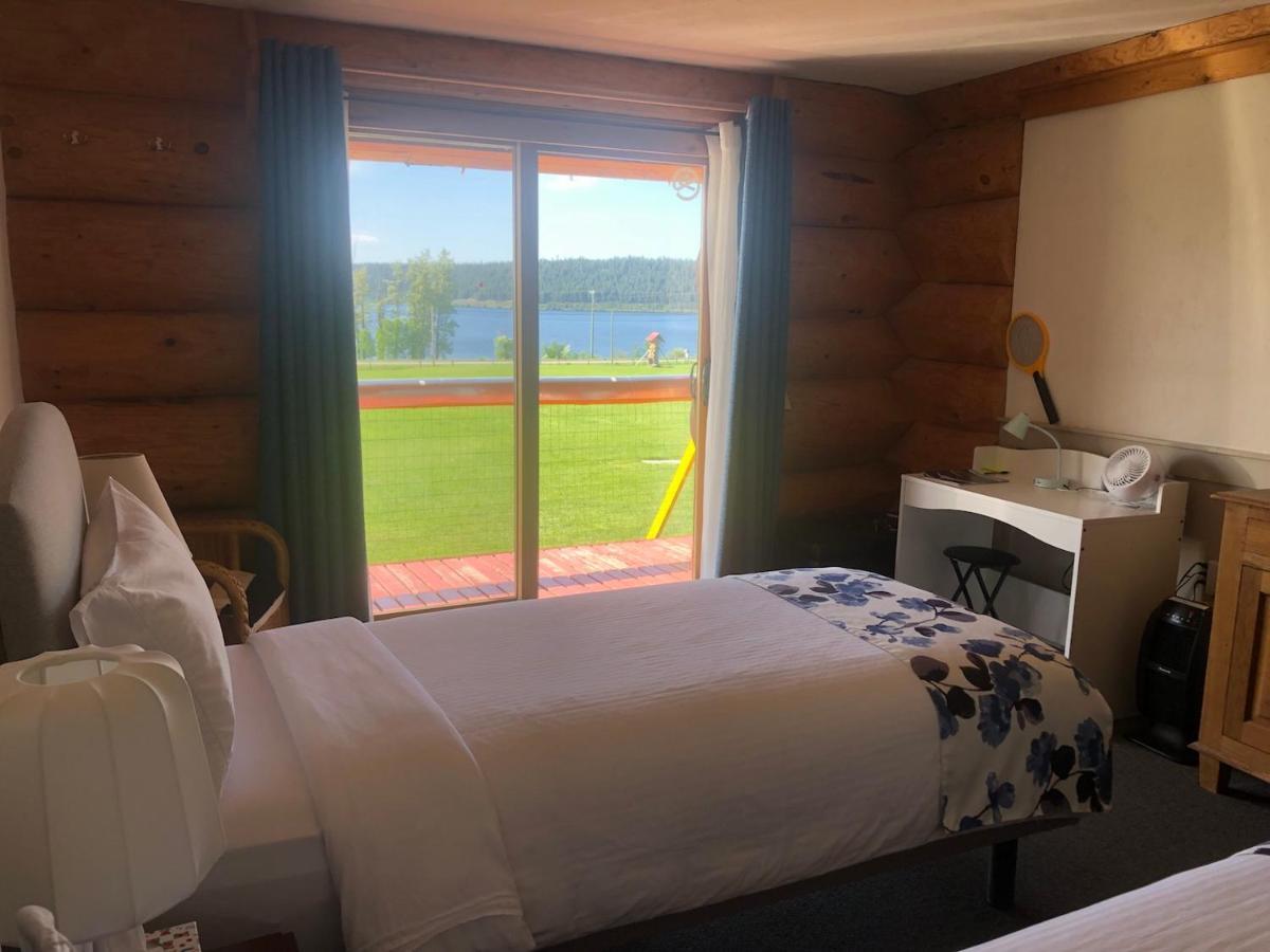 Cariboo Log Guest House Lac La Hache Exteriör bild