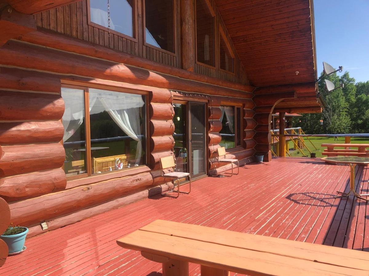 Cariboo Log Guest House Lac La Hache Exteriör bild