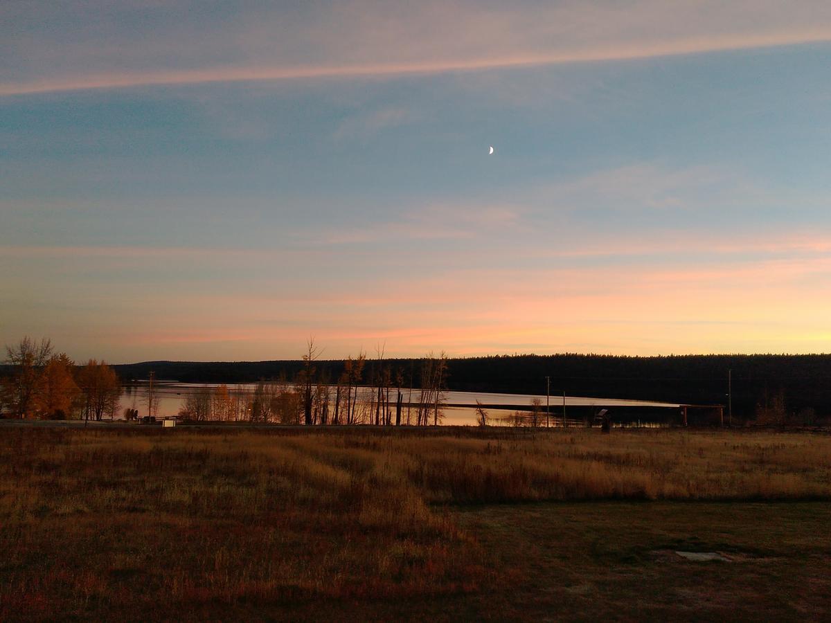 Cariboo Log Guest House Lac La Hache Exteriör bild